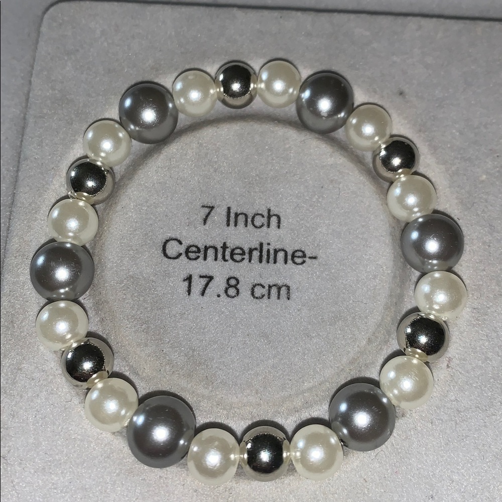 Pearl stretch Bracelet with silver balls